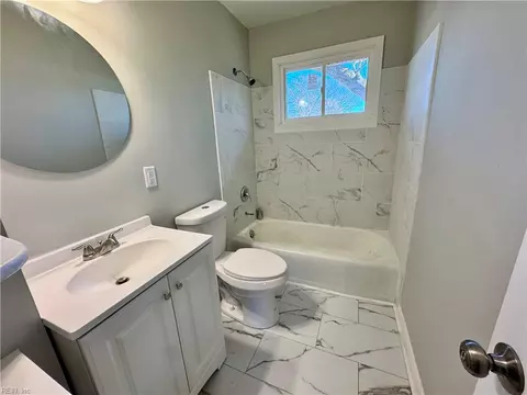 Bath - 121 Fort Worth St, Hampton, VA 23669 photo 2 of 2