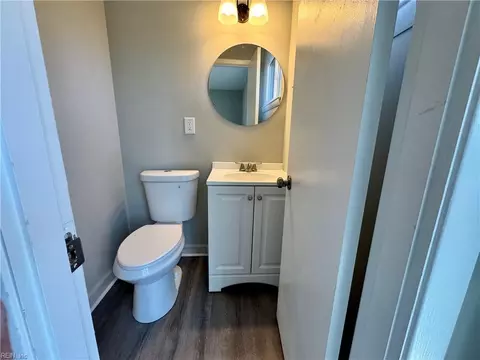 Bath - 121 Fort Worth St, Hampton, VA 23669 photo 1 of 2