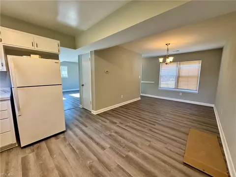 Dining - 121 Fort Worth St, Hampton, VA 23669 photo 1 of 1