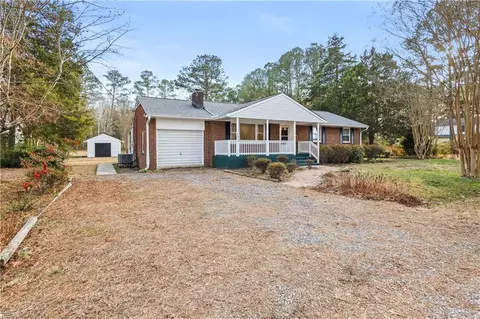 249 N Shore Cir, North, VA 23128