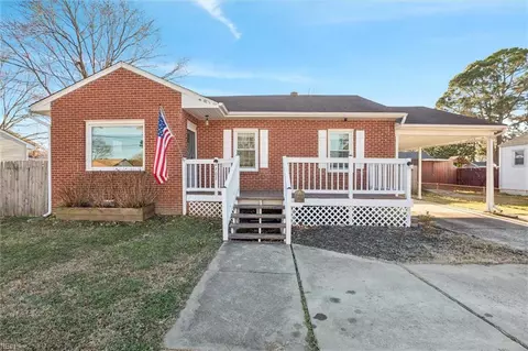 702 Sedgefield Dr, Newport News, VA 23605