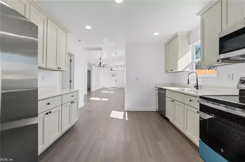 2761 Cedar Rd, Chesapeake, VA 23323