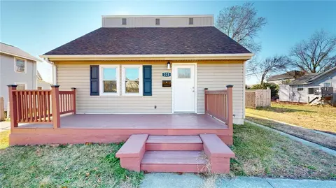 223 Sycamore Ave, Newport News, VA 23607