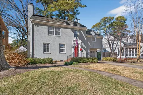21 Brandon Rd, Newport News, VA 23601