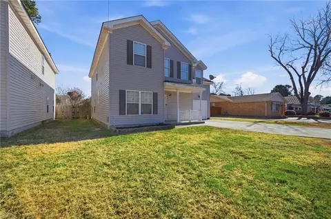 1216 Myrtle Ave, Chesapeake, VA 23325