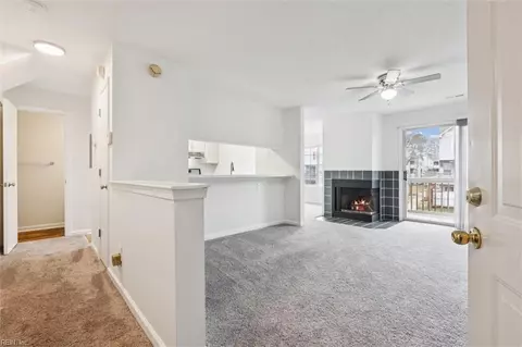 12810 Daybreak Cir, Newport News, VA 23602