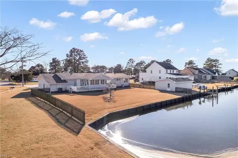 100 Swan Dr, Currituck, NC 27929