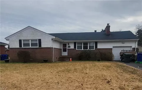 55 Rexford Dr, Newport News, VA 23608
