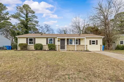 3108 Aaron Dr, Chesapeake, VA 23323