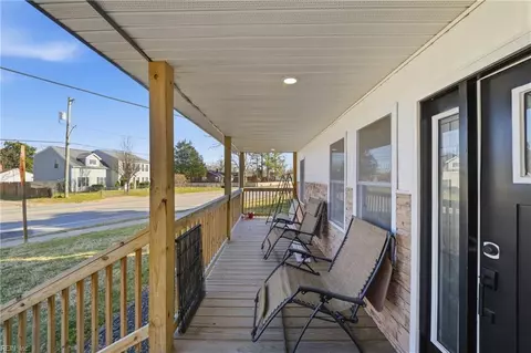 Exterior - 845 N King St, Hampton, VA 23669 photo 2 of 5