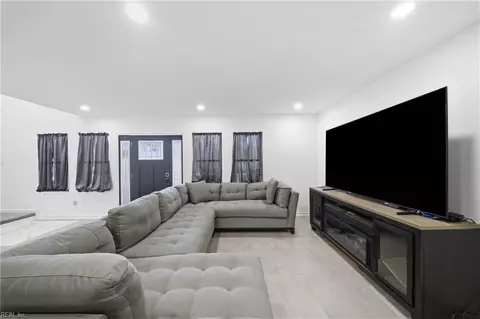 Other - 845 N King St, Hampton, VA 23669 photo 5 of 8
