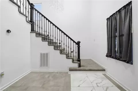 Entry Way - 845 N King St, Hampton, VA 23669 photo 1 of 3