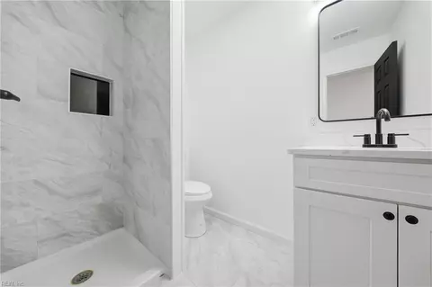 Bath - 845 N King St, Hampton, VA 23669 photo 1 of 8