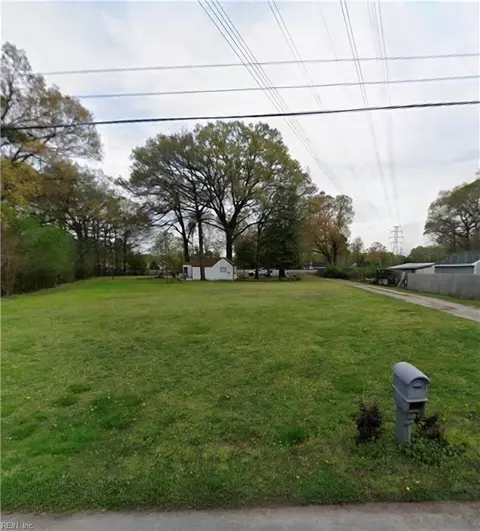 2053 Iowa St, Chesapeake, VA 23323