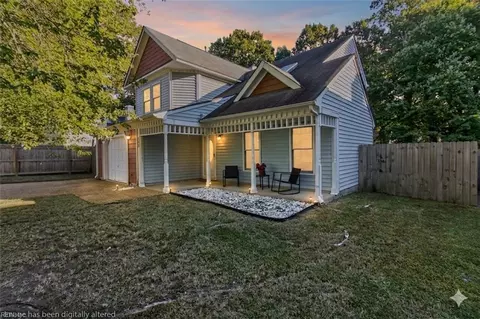 882 Belvoir Cir, Newport News, VA 23608