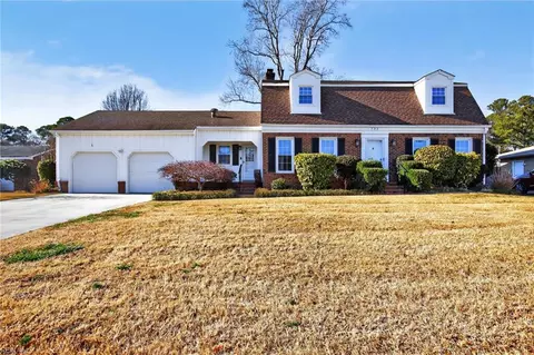 725 Earl Of Chesterfield Ct, Virginia Beach, VA 23454