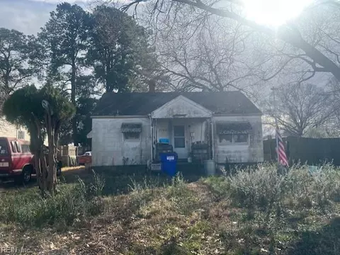 3749 Davis St, Norfolk, VA 23513