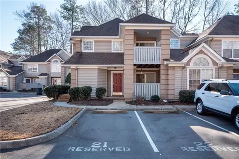 327 Gainsborough Sq, Chesapeake, VA 23320