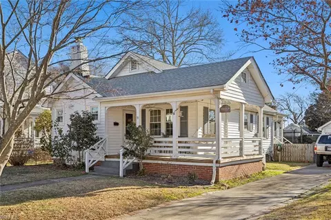 62 Randolph Rd, Newport News, VA 23601