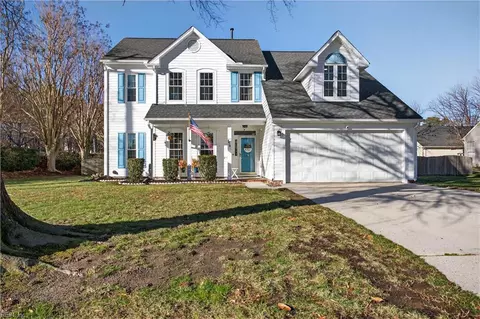 6812 Burbage Lake Cir, Suffolk, VA 23435