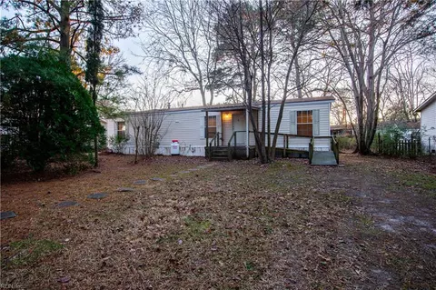 1329 Old Clubhouse Rd, Virginia Beach, VA 23453
