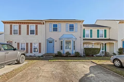 4775 Woods Edge Rd, Virginia Beach, VA 23462