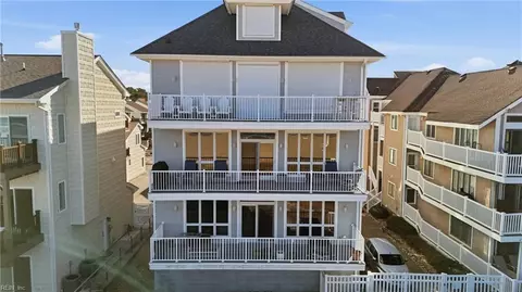 2314 Beach Castle Ln #102, Virginia Beach, VA 23451