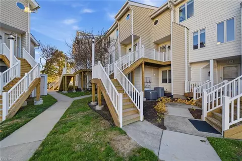 100 Pinewood Rd #224, Virginia Beach, VA 23451
