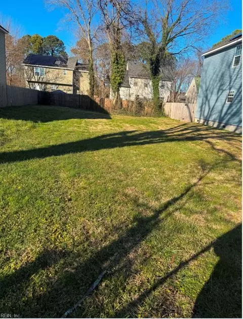 2212 Calvary Ct, Portsmouth, VA 23704