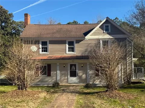 1378 Circle Dr, Susan, VA 23163