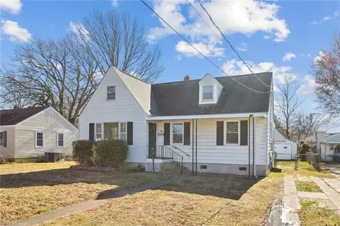 128 Cambridge Pl, Hampton, VA 23669