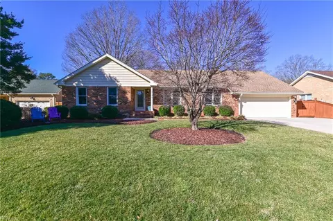 917 Hanover Dr, Virginia Beach, VA 23464