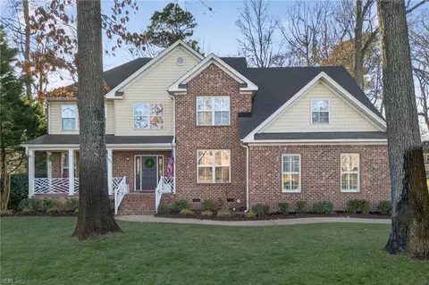 1532 Taylor Point Dr, Chesapeake, VA 23321