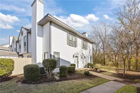 108 Seaside Ln, Virginia Beach, VA 23462