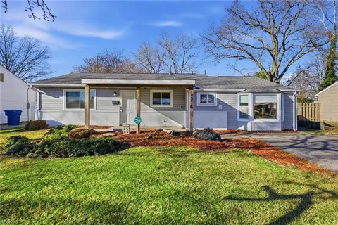 4516 Jeanne St, Virginia Beach, VA 23462