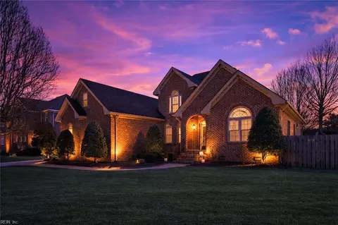 921 Jodi Lynn Trl, Chesapeake, VA 23322
