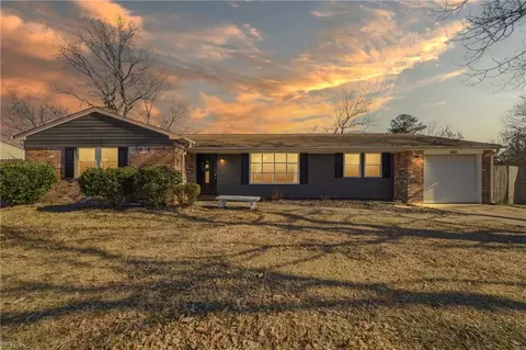 1312 Sir Kay Dr, Chesapeake, VA 23323