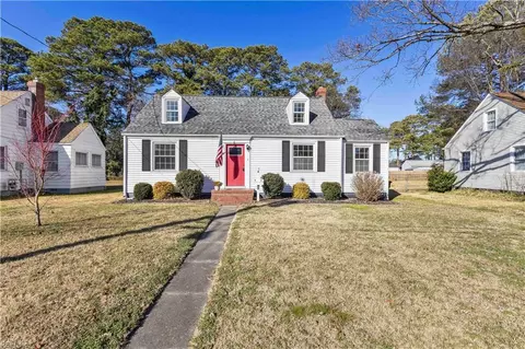 4 Montgomery St, Portsmouth, VA 23707
