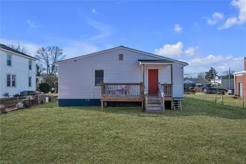 Exterior - 512 Pocahontas Pl, Hampton, VA 23661 photo 3 of 3