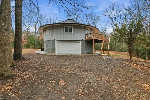 5614 Fairfield Ln, Hayes, VA 23072