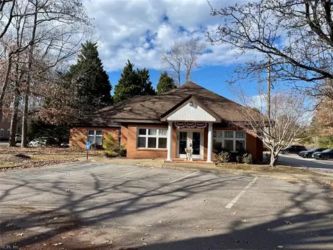 121 Landmark Sq, Virginia Beach, VA 23452