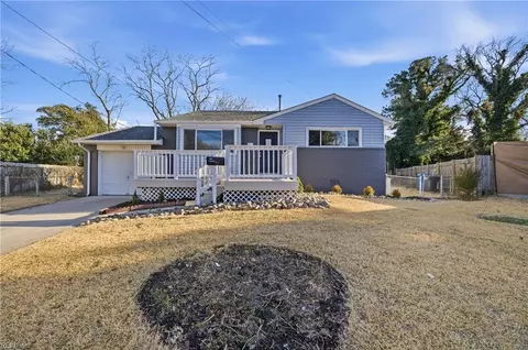 4977 Chaucer Ct, Virginia Beach, VA 23462