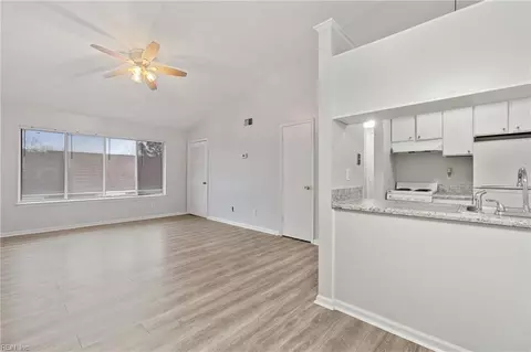 Living - 220 Pacific Dr #2, Hampton, VA 23666 photo 1 of 4