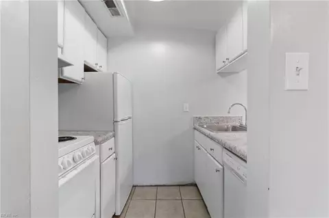Kitchen - 220 Pacific Dr #2, Hampton, VA 23666 photo 1 of 1
