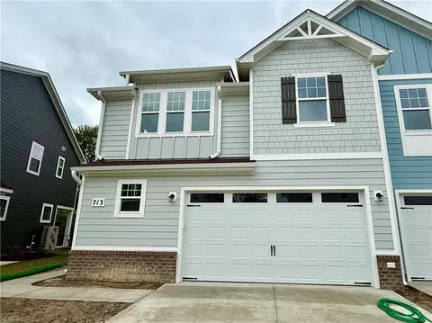713 Flatrock Ln, Chesapeake, VA 23320