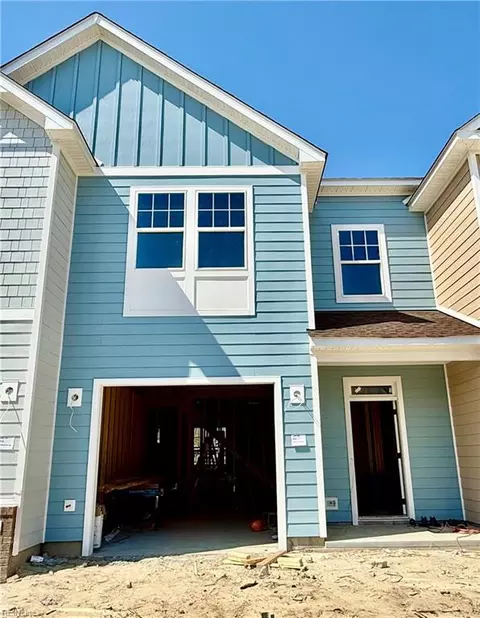 711 Flatrock Ln, Chesapeake, VA 23320