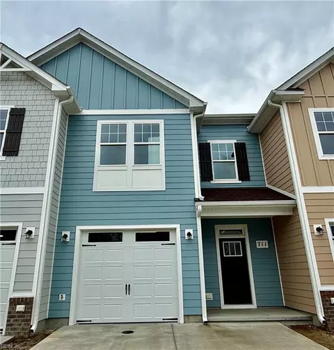 711 Flatrock Ln, Chesapeake, VA 23320