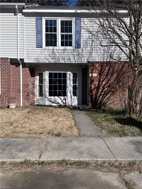 5622 Carisbrooke Ln, Portsmouth, VA 23703