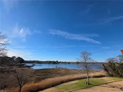 412 Robin Rd, Portsmouth, VA 23701