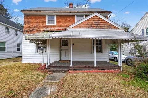 11 Aylwin Rd, Portsmouth, VA 23702